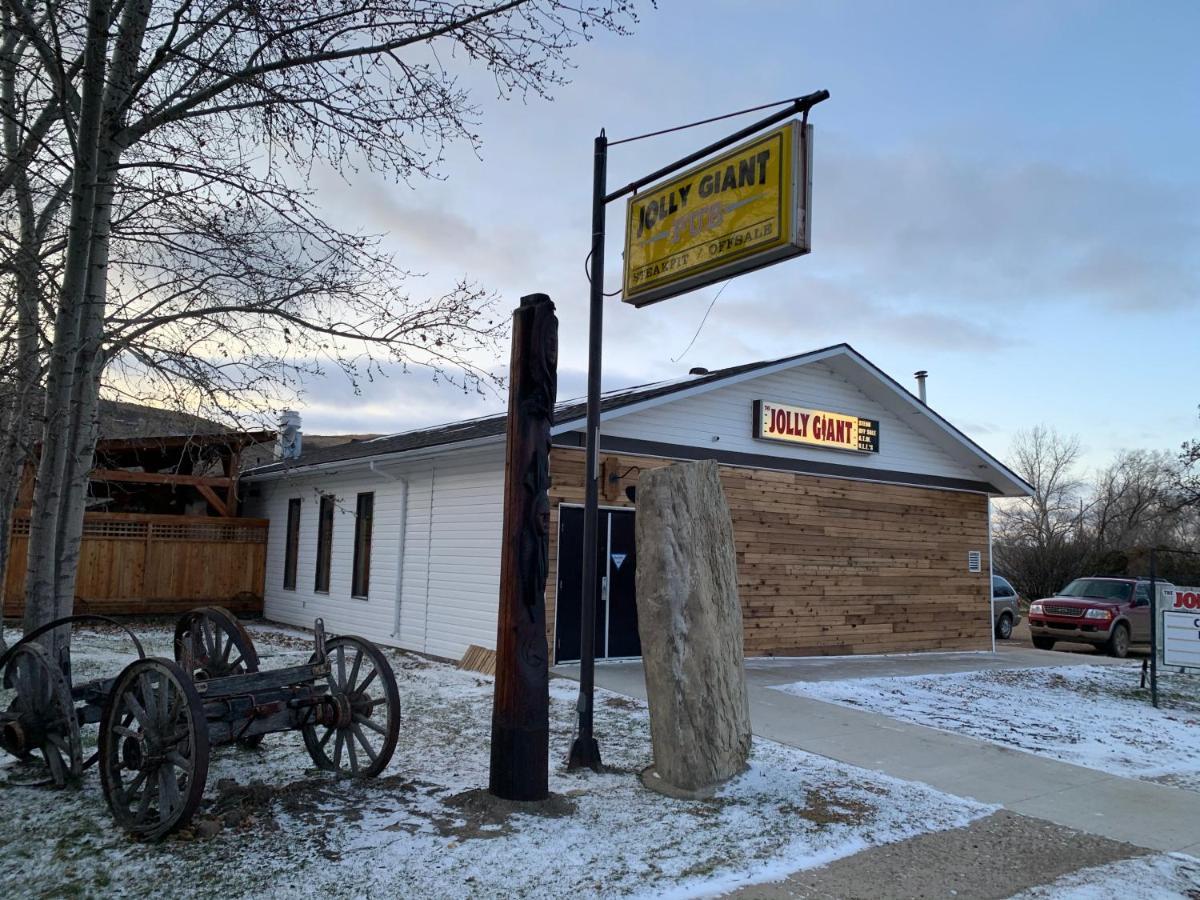 Jolly Giant Pub & Motel Willow Bunch Экстерьер фото